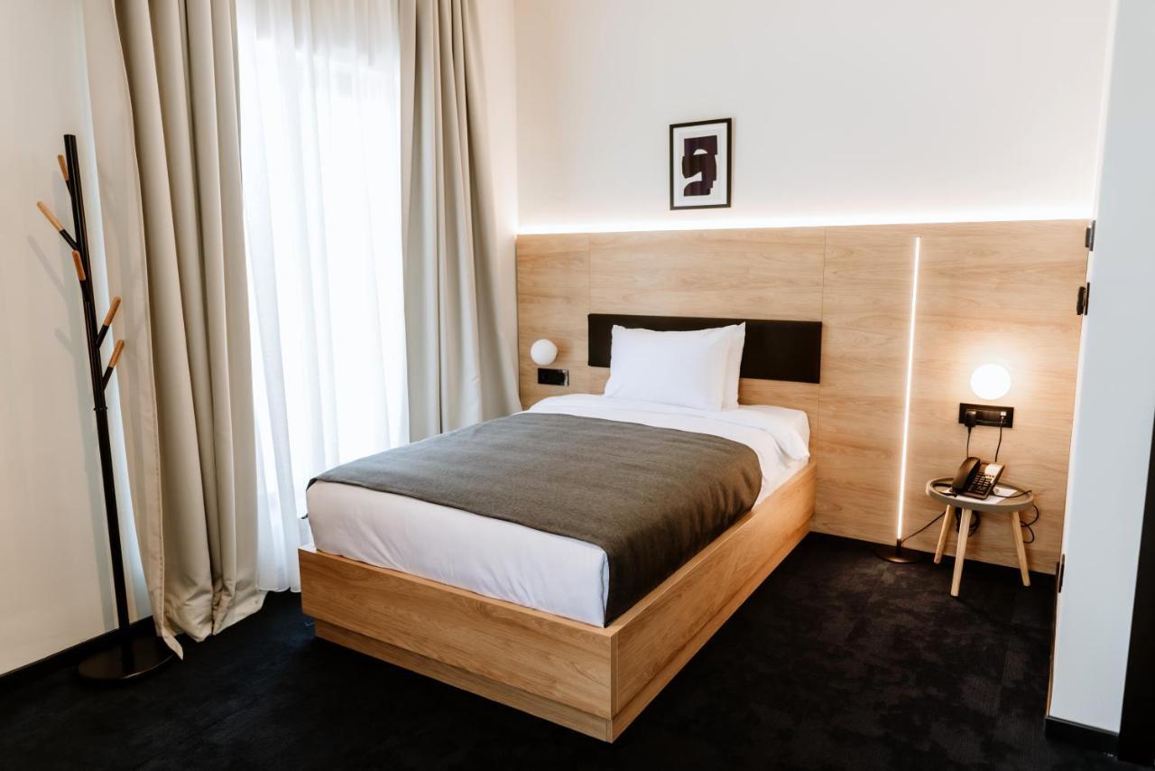 Hotel Septembar Ποντγορίτσα Εξωτερικό φωτογραφία